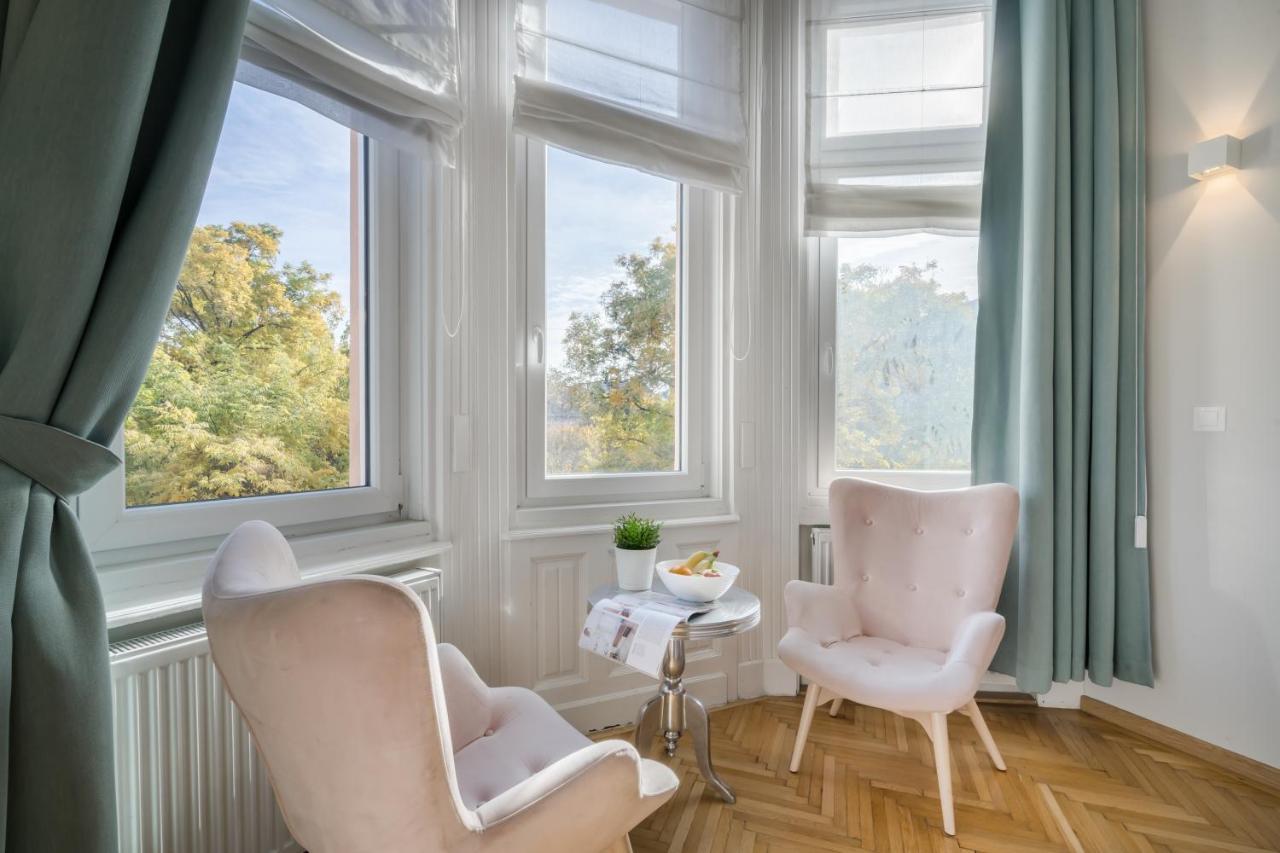 Tcb Regi Apartment