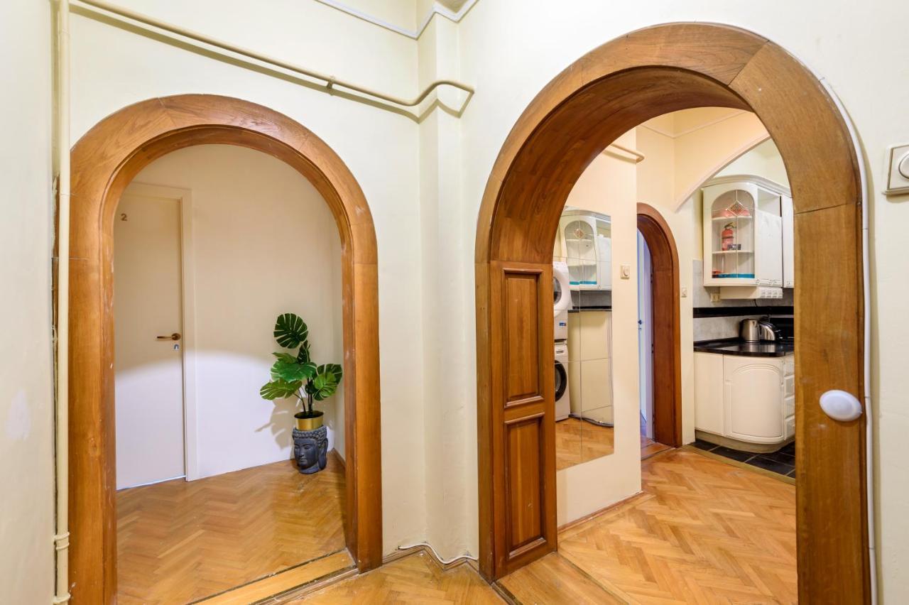Stylish Homes Downtown Buda Hotel *