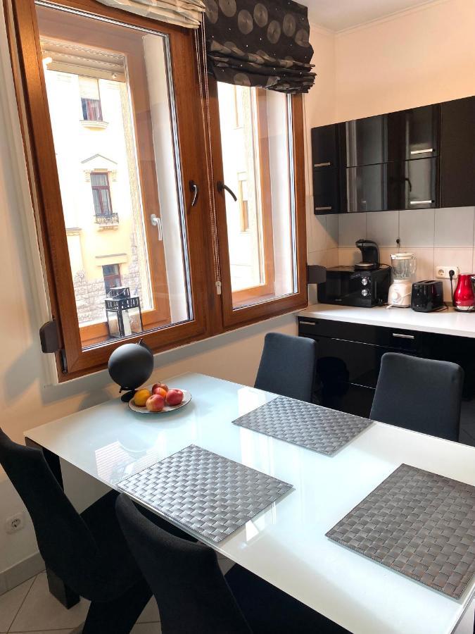 Apartment Heart By Gozsdu Budapest