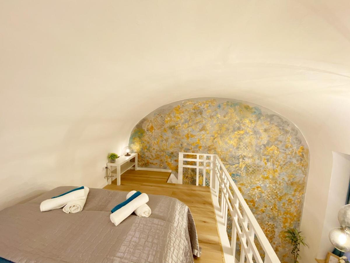 Goldart Design In The Heart Of