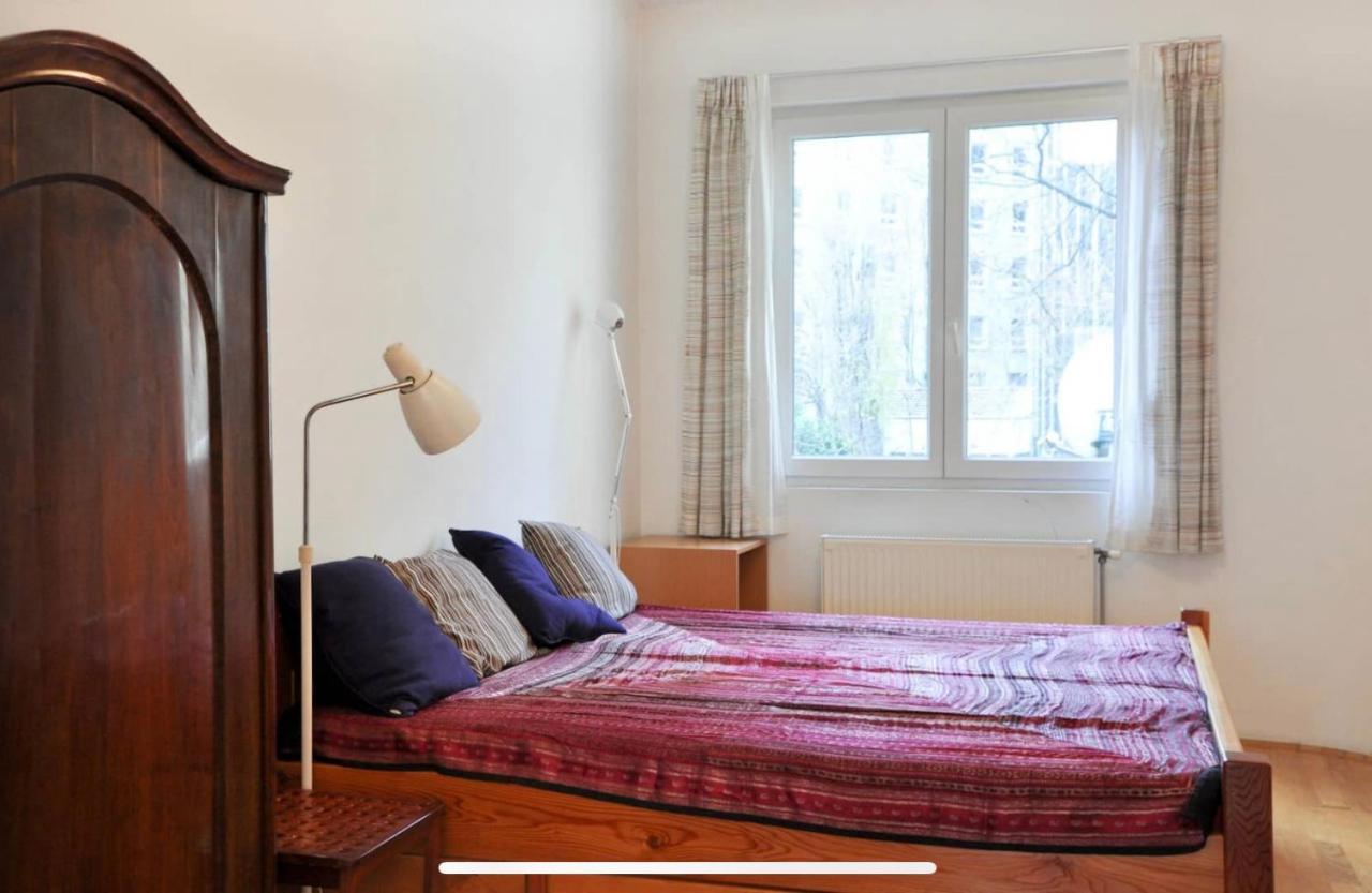Luxury With Balcony View On Caslte *