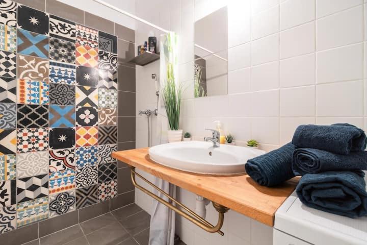 Apartment Vivid Downtown Close To Kalvin Ter Budapest