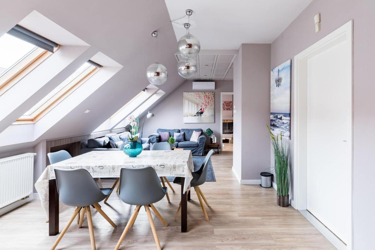 Sunny And Penthouse With Private Garage Budapest