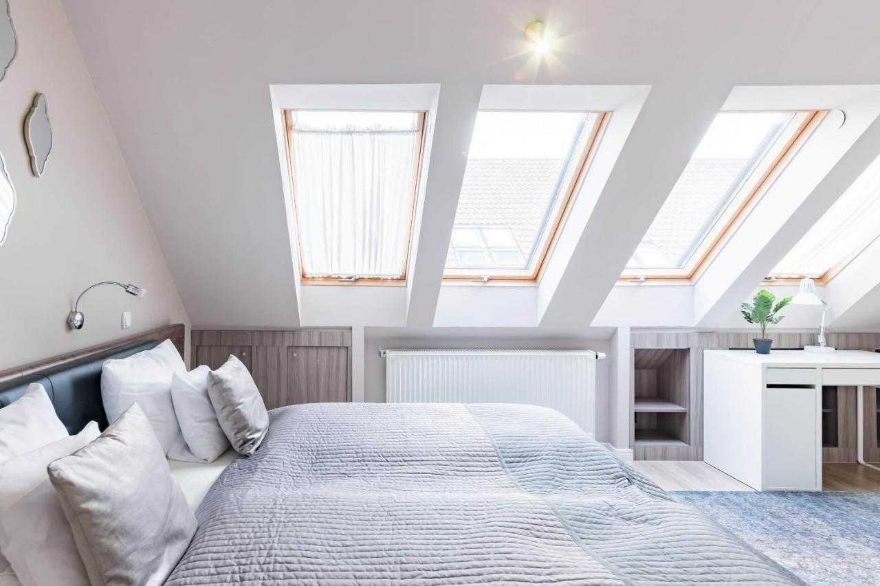 Sunny And Penthouse With Private Garage Appartement Budapest