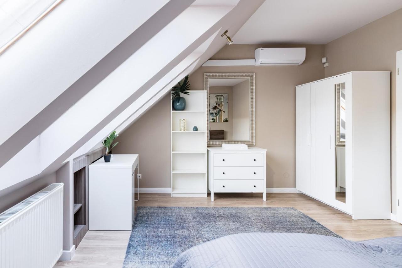 Sunny And Penthouse With Private Garage