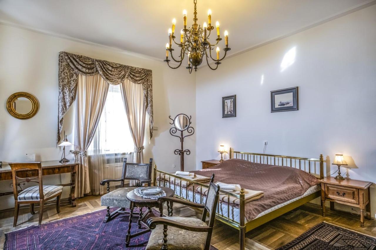 Bed & Breakfast Academy