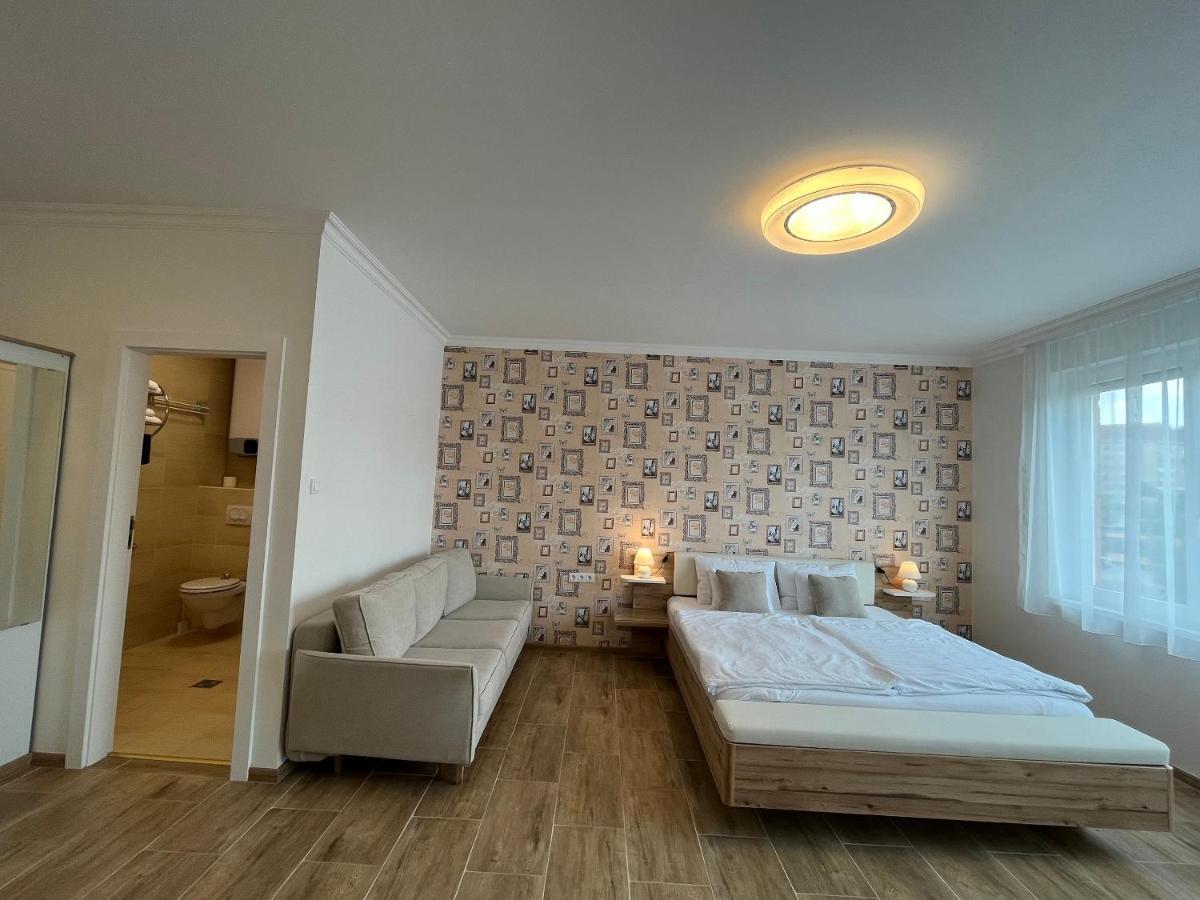 Camille Apartmanhouse