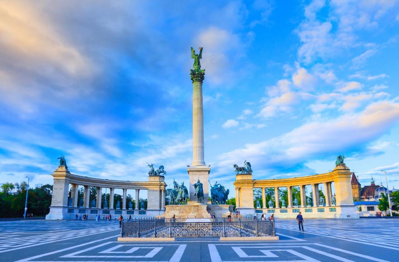 Rozsa 55 * Budapest