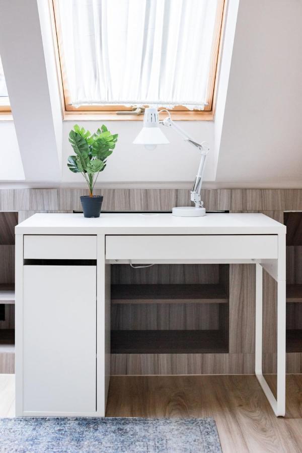 Sunny And Penthouse With Private Garage Appartement *