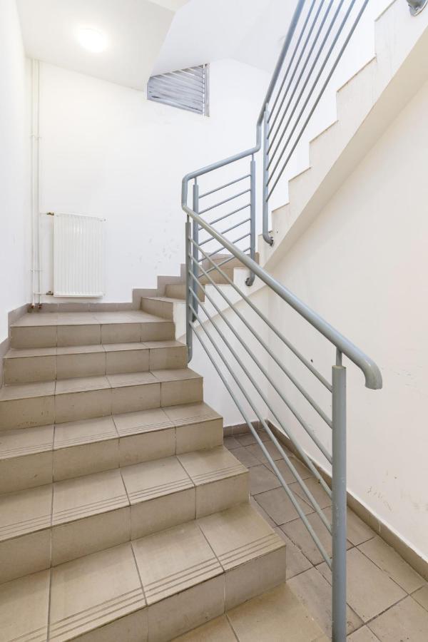 Sunny And Penthouse With Private Garage Budapest