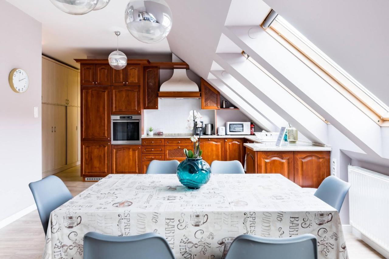 Appartement Sunny And Penthouse With Private Garage Budapest