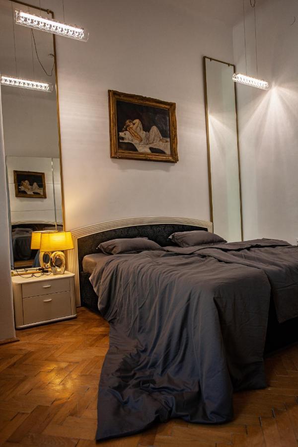 Basilica -quiet, Privat, Balcony, The Area *