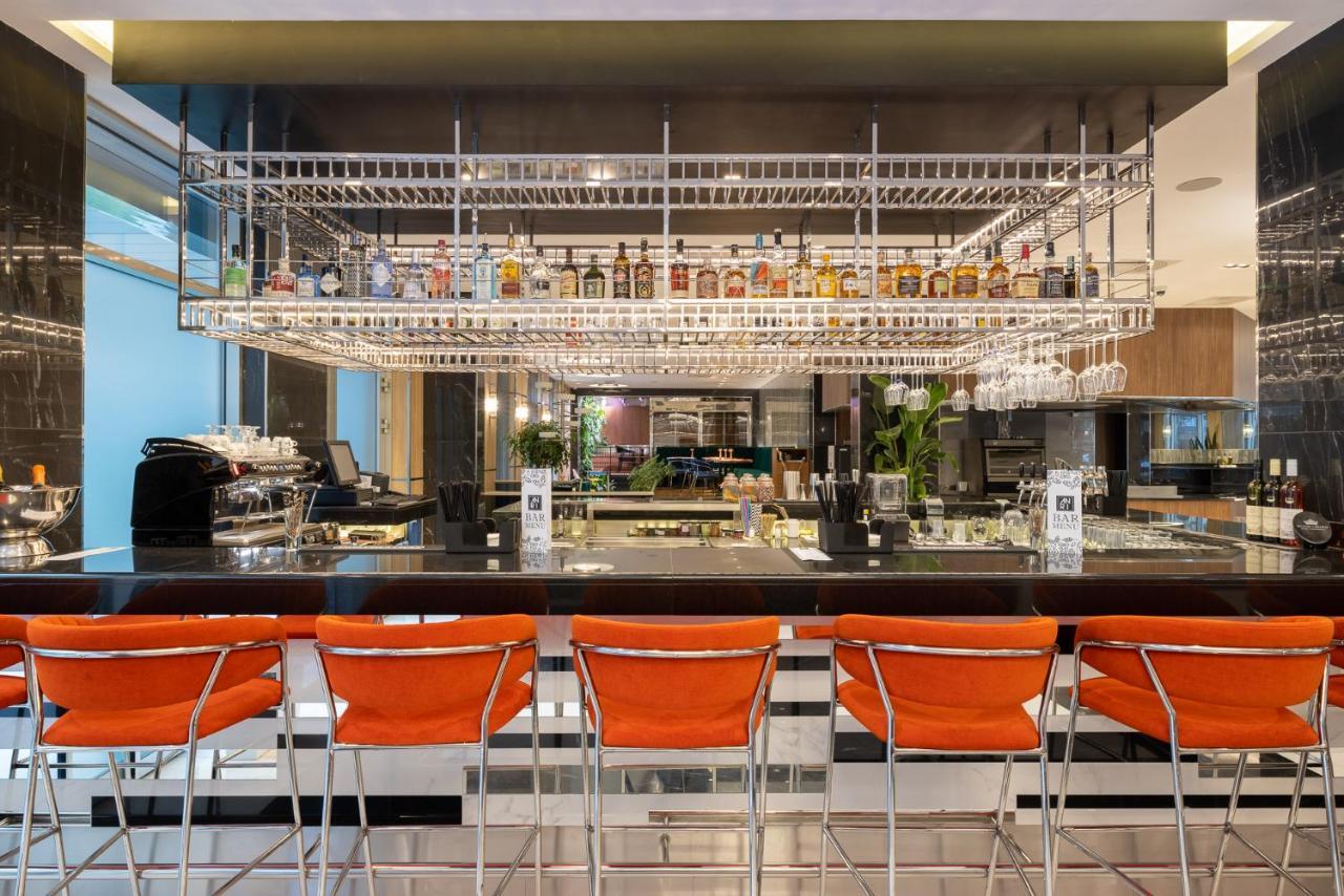 Silver Crown & Residence, Palace Quarter Hotell