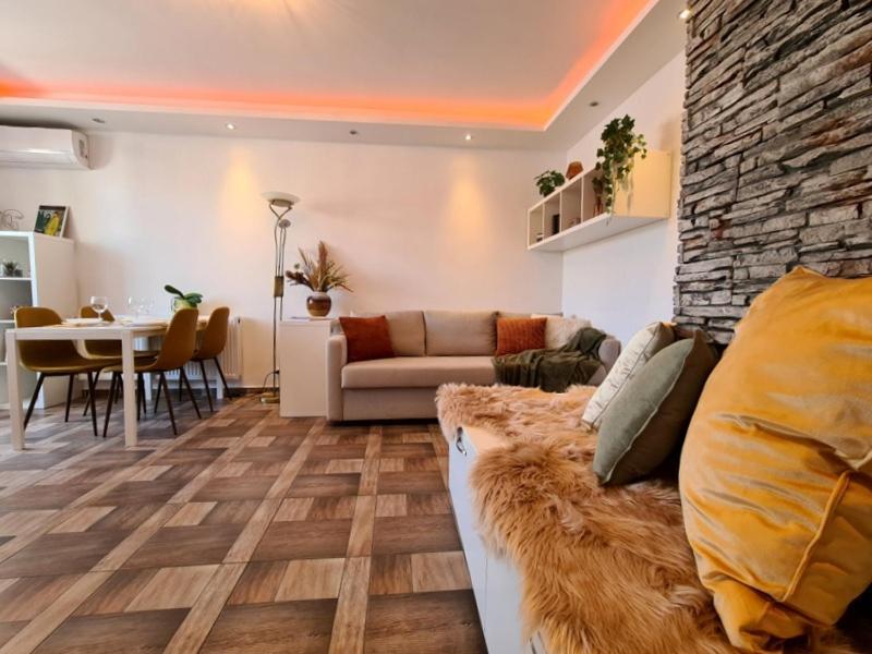 Panoramic Terrace *