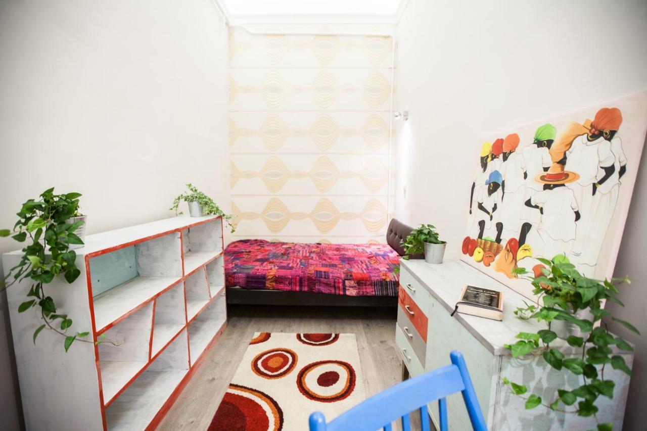 N40 By Small Budapest