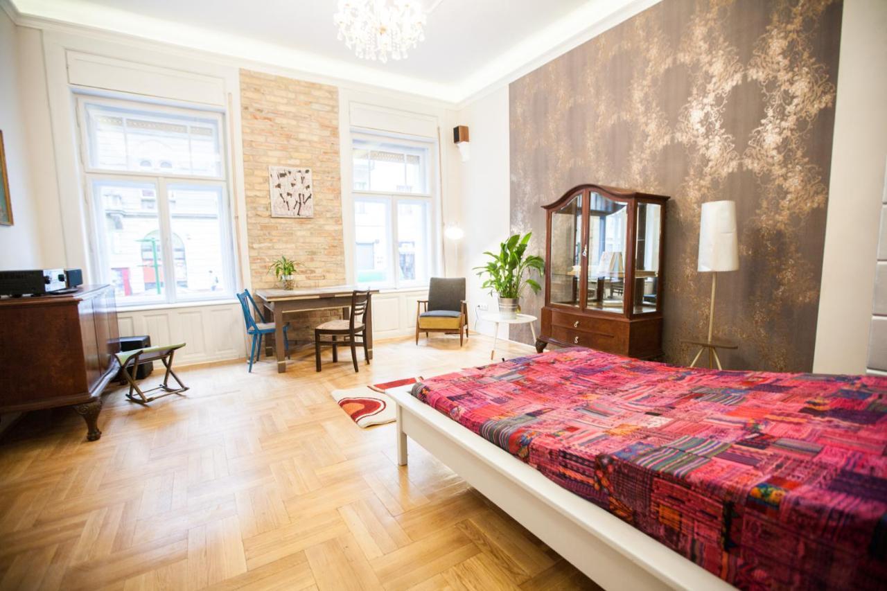 N40 By Small * Budapest