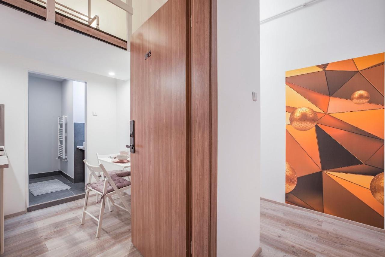 Apartment D'crown Residences