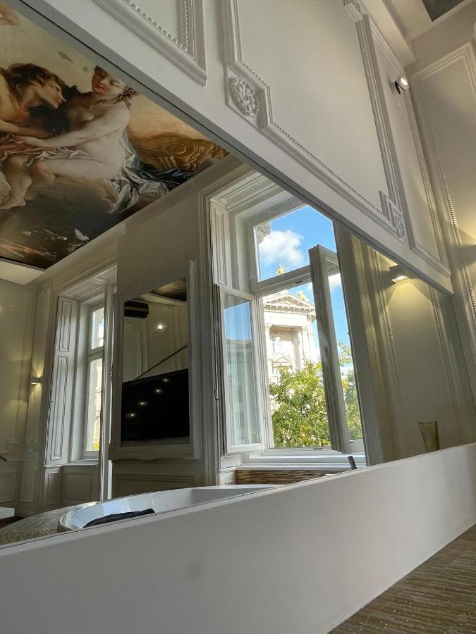 Enzo Capo Vip Budapest