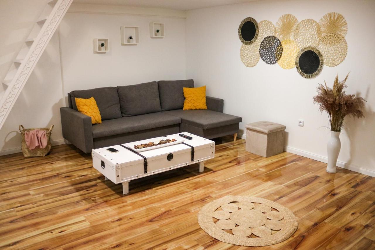Avenue Apartment