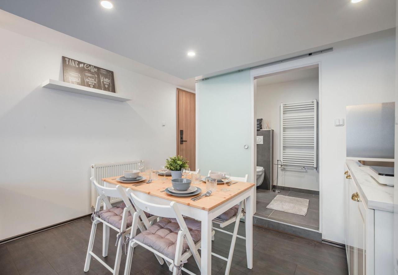 Apartment D'crown Residences *