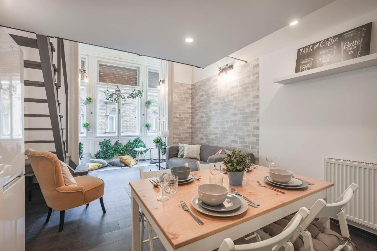 Apartment D'crown Residences