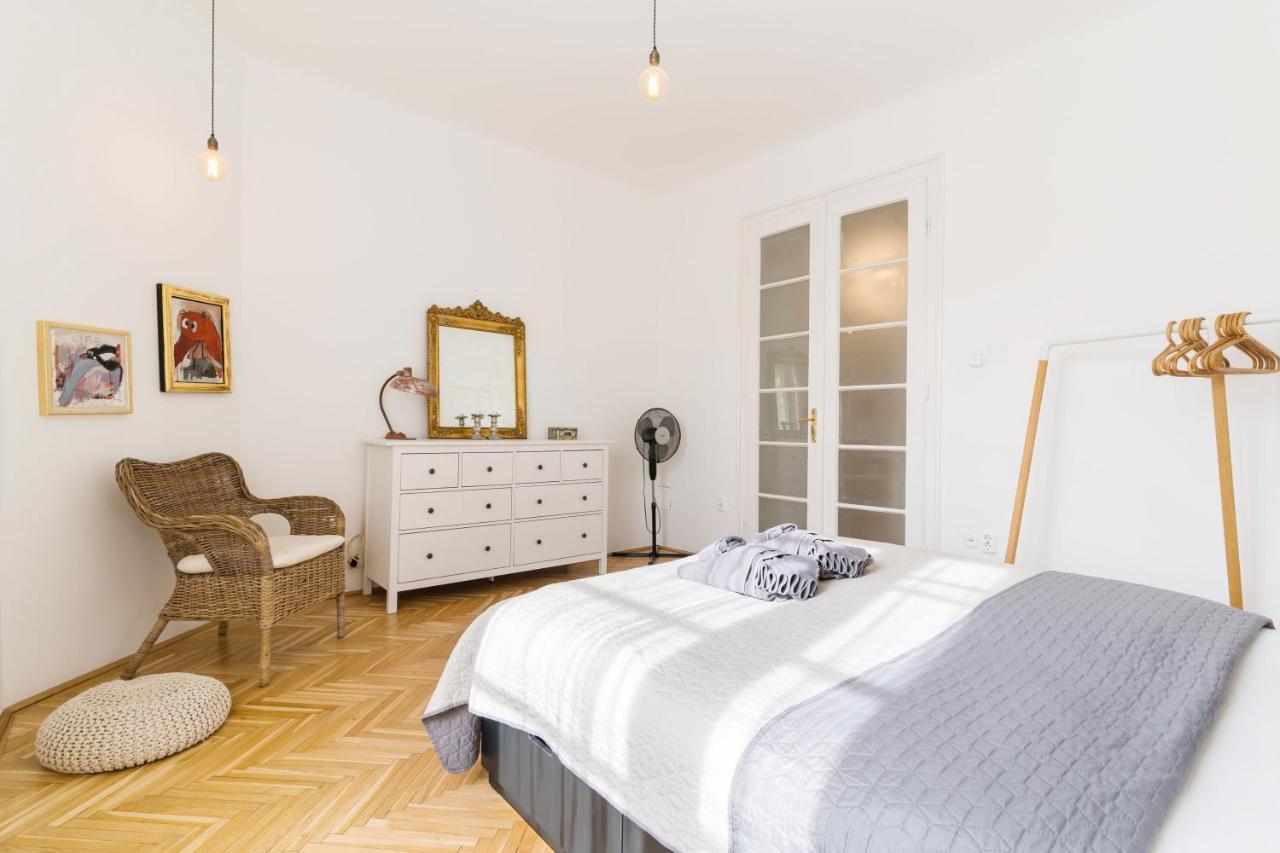 Klauzal W/3 Bedrooms, French Balcony *