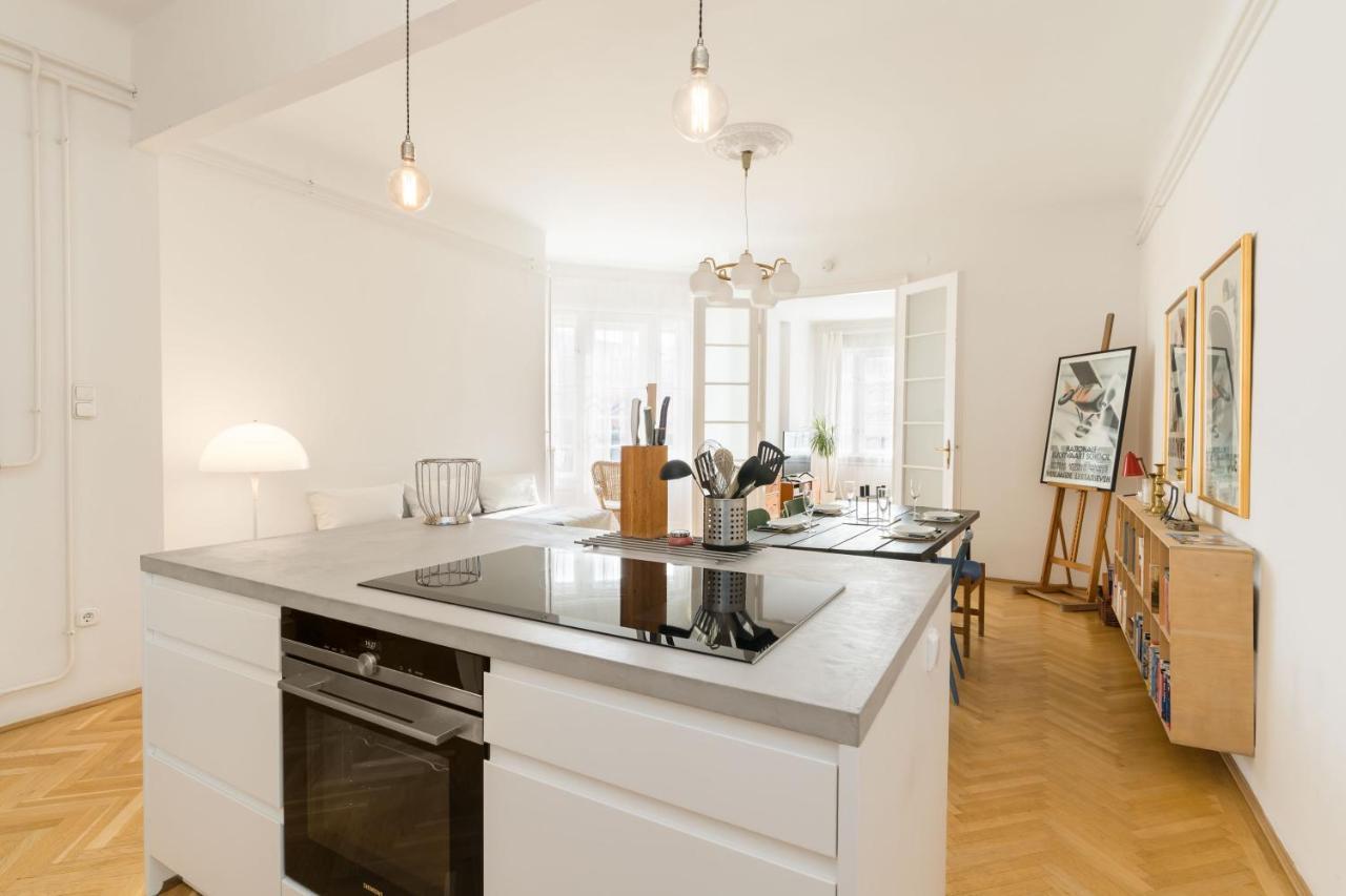 Klauzal W/3 Bedrooms, French Balcony Budapest