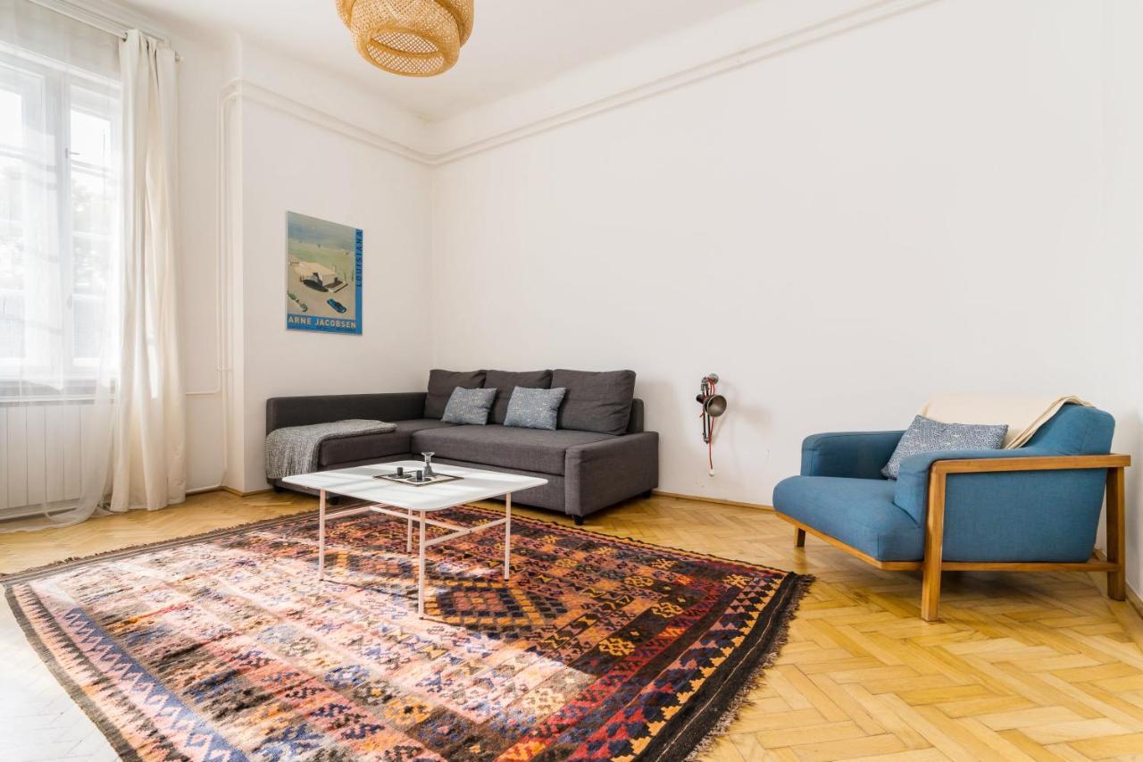 Klauzal W/3 Bedrooms, French Balcony Apartment *