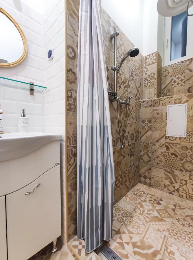 Avenue Apartment *
