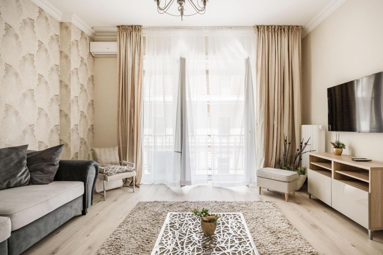 De Luxe 1-bedroom, 2-bathroom In The Center *