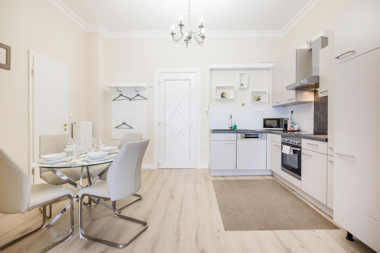 Apartament De Luxe 1-bedroom, 2-bathroom In The Center Budapeszt
