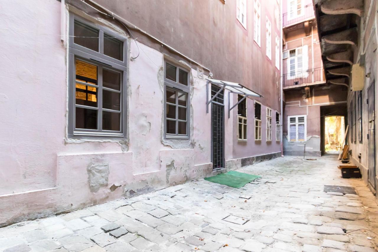 Kiraly Downtown Apartmán