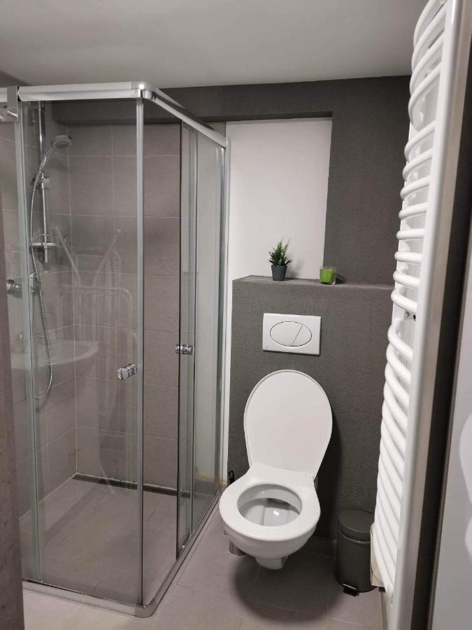 Alisza's Studio Apartman *
