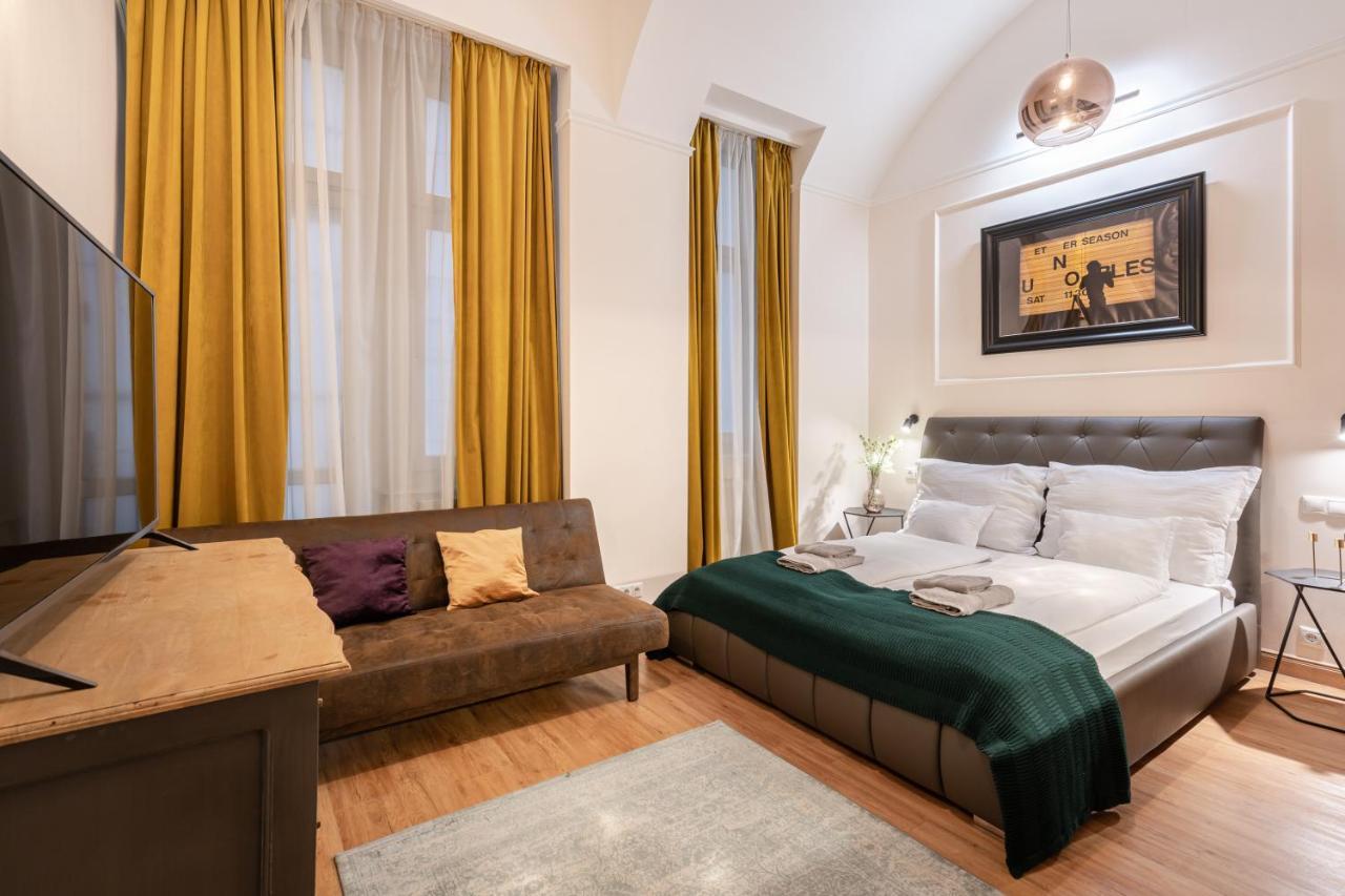 The Pearl Of The Heart Of * Budapest