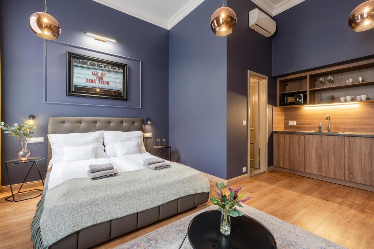 The Pearl Of The Heart Of Apartamento Budapest