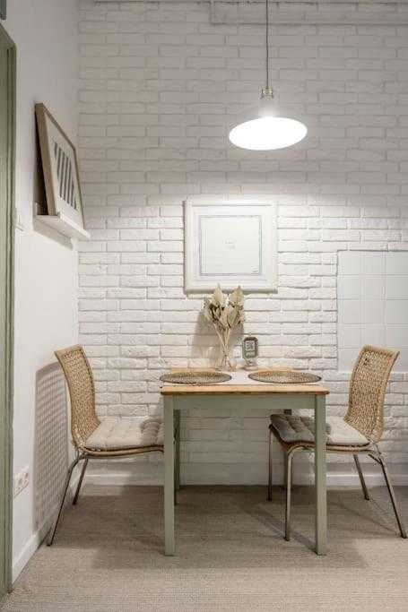 Atelier Apartment *