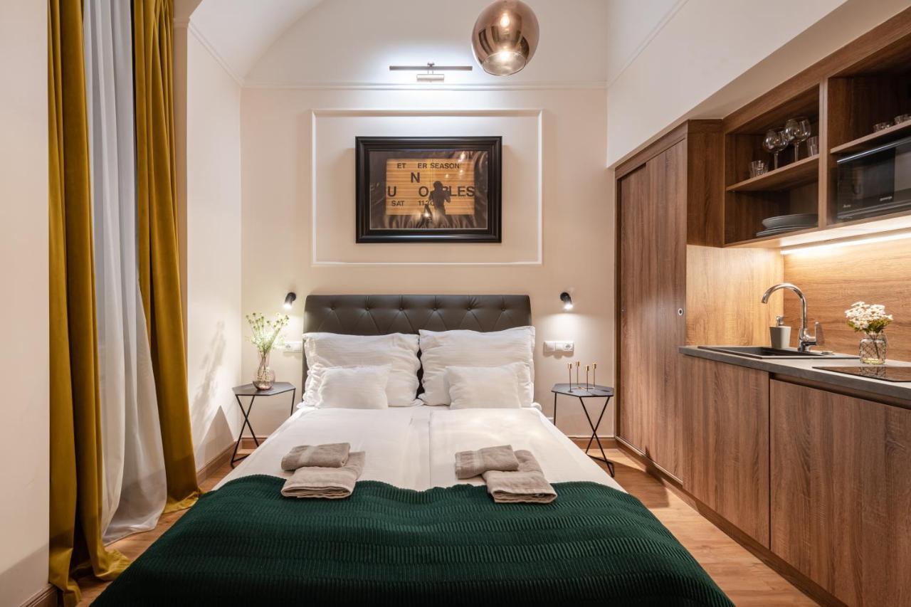 The Pearl Of The Heart Of Apartamento Budapest
