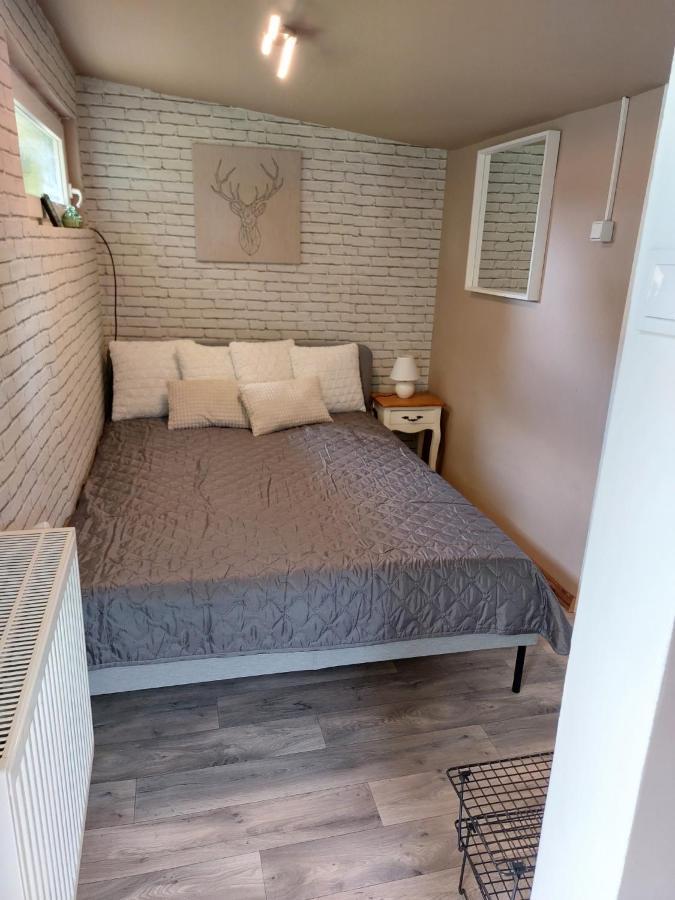 Appartement Hi-bp Garden Batsanyi Tiny House Near The Train With Free Parking