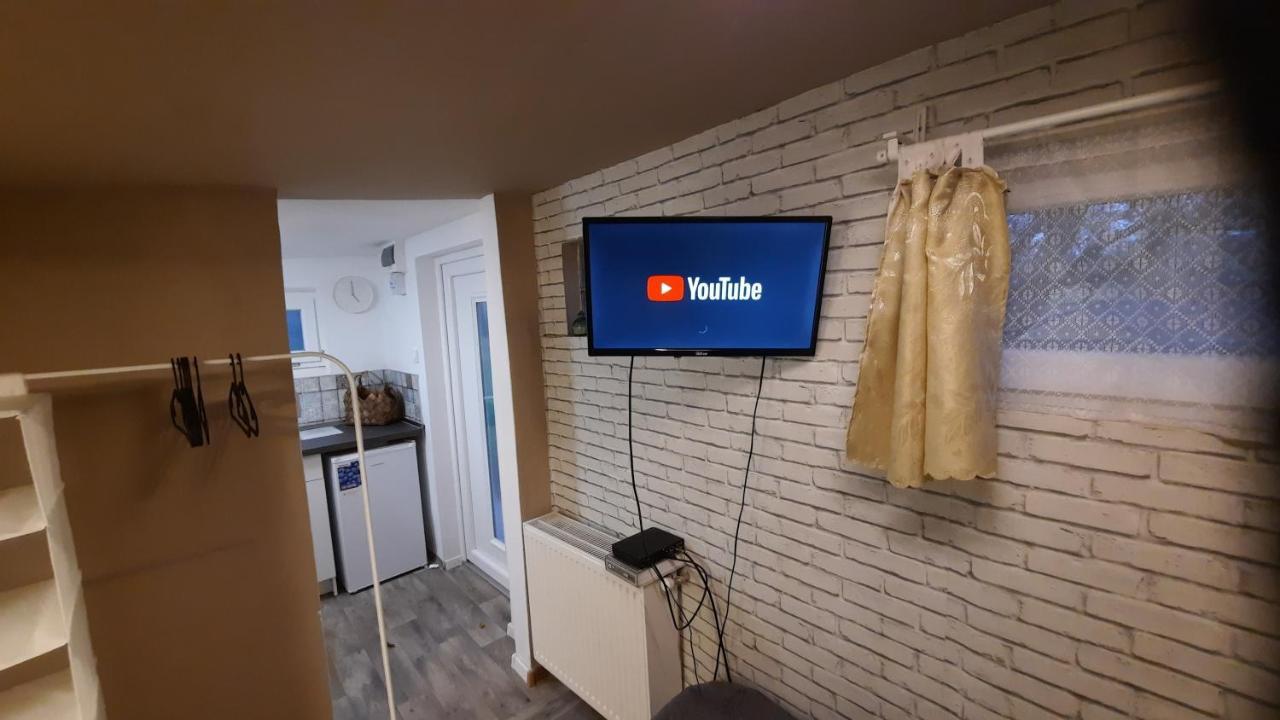 Hi-bp Garden Batsanyi Tiny House Near The Train With Free Parking *