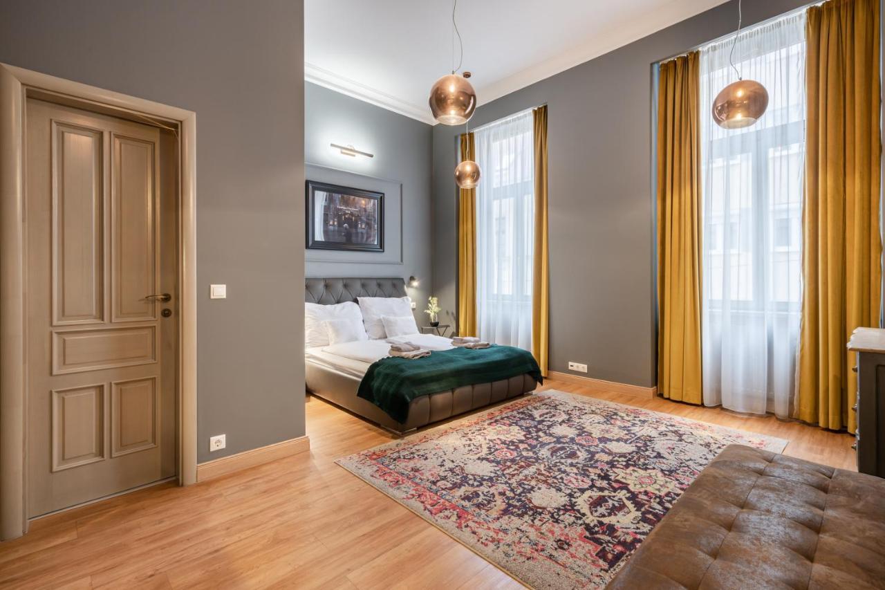 The Pearl Of The Heart Of Budapest