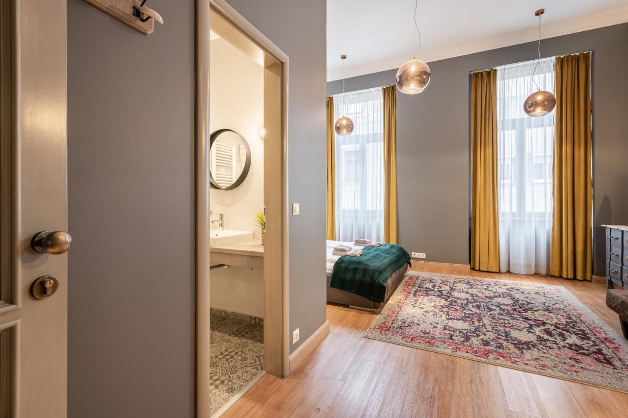 The Pearl Of The Heart Of Apartamento Budapest