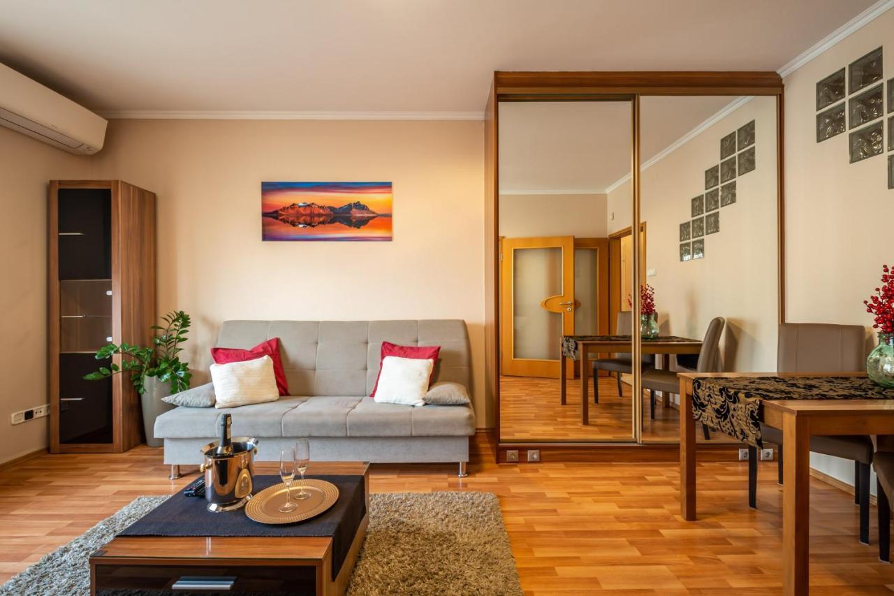 Santos 1214 Apartman *