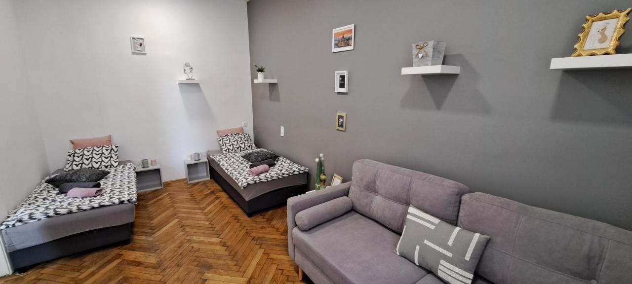 Appartement Sweet 16 In The Party District Budapest