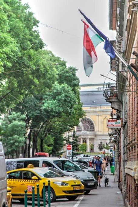 Nefelejcs Near The Keleti Railway Station *