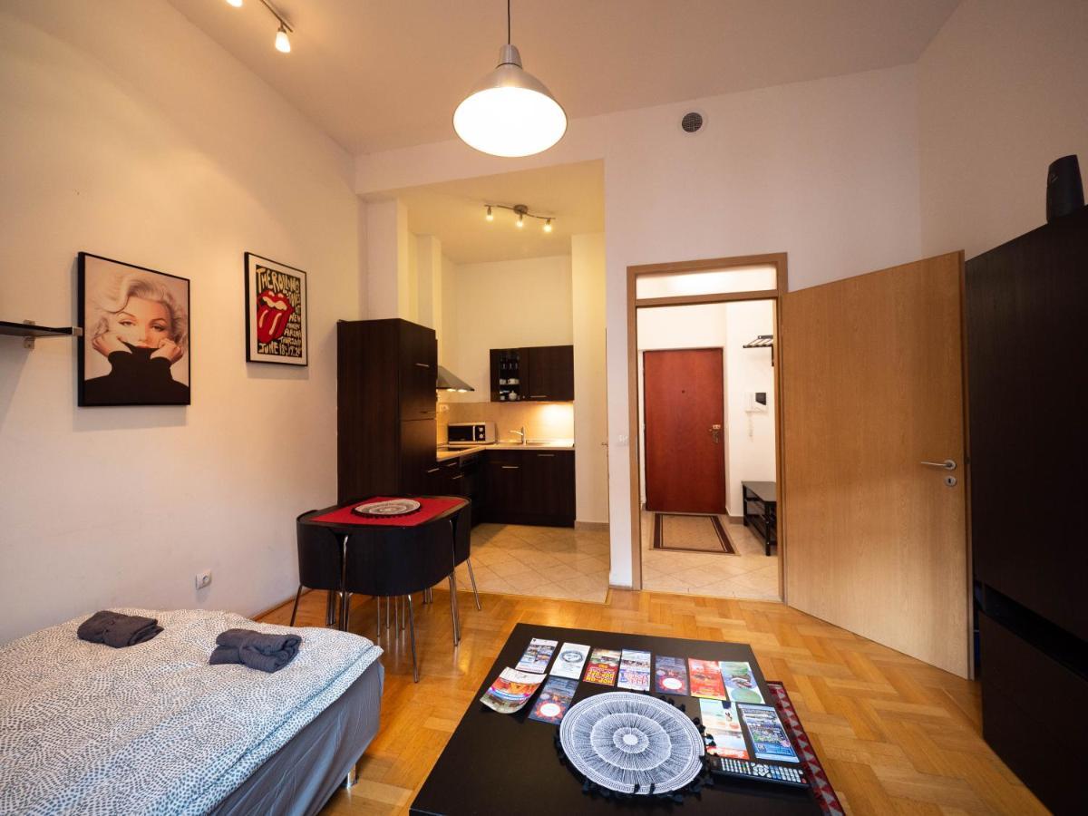 Apartamento Cozy With Garage At Gozsdu Passage