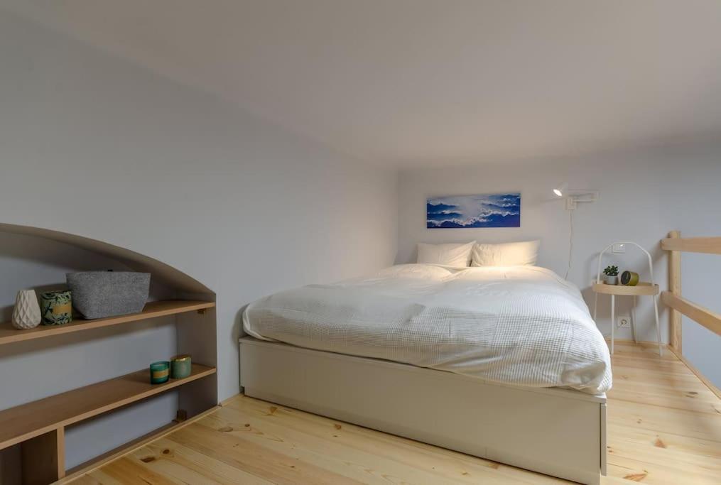 Apartament Lovely Next To Famous Cafe In Budapest. Budapeszt
