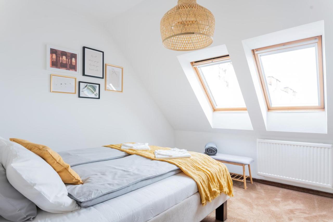 Apartment Floral - New In Town