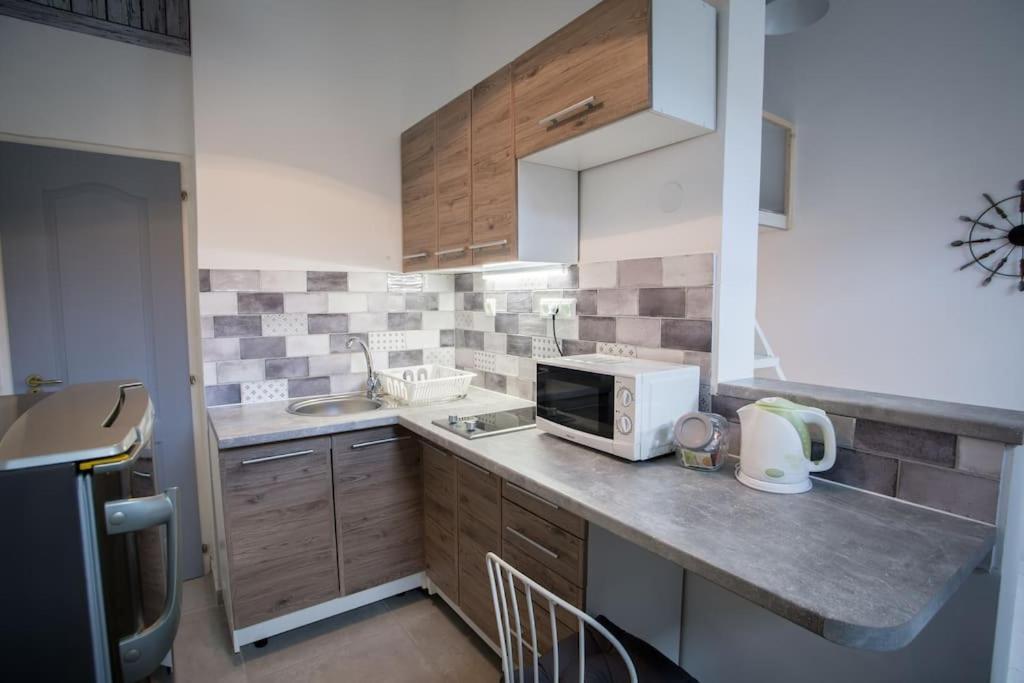 Cozy Studio With Air Condition Freshly Renovated