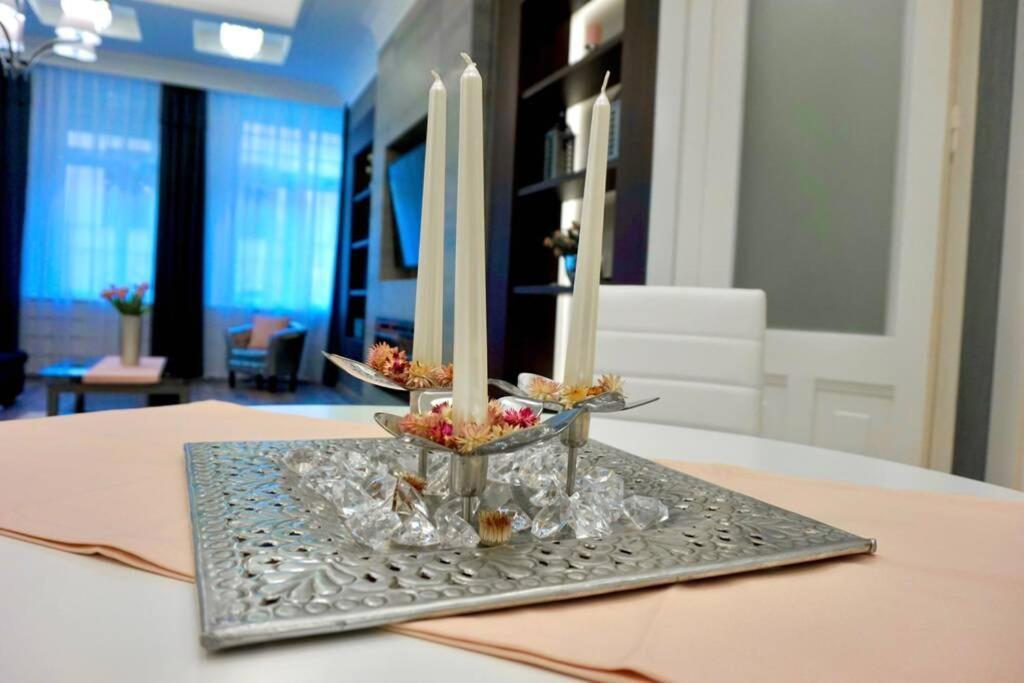 Parliament Square Apartment