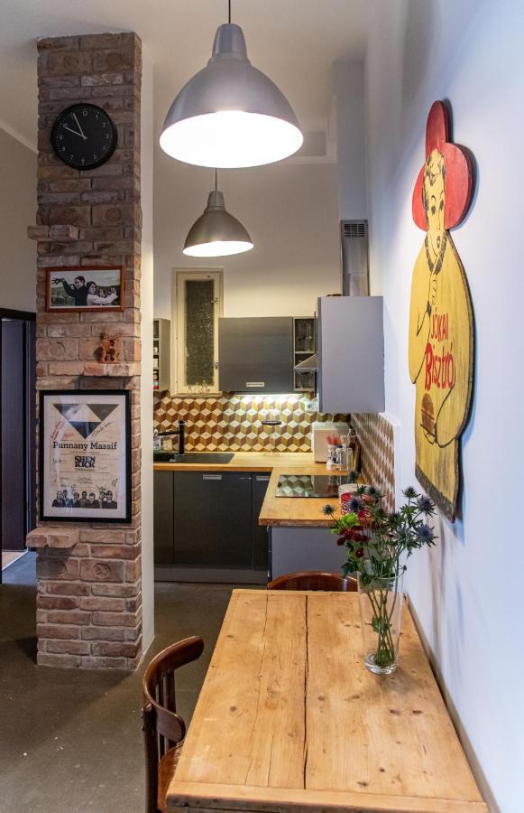 Stylishly Redecorated In Great Location *